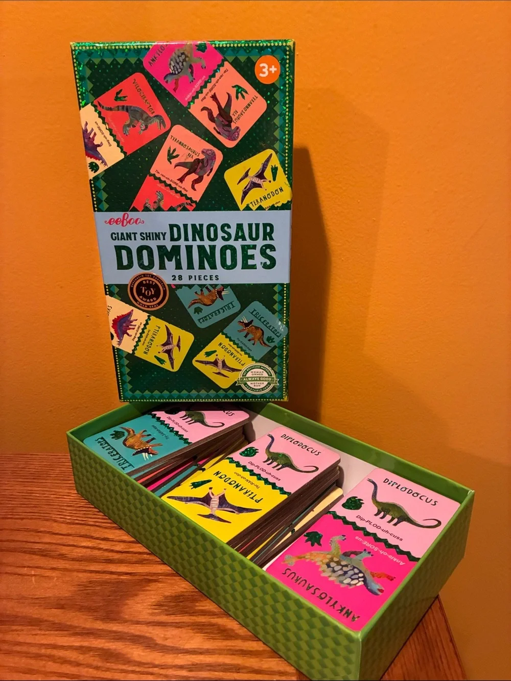 eeboo - GIANT SHINY DINOSAUR DOMINOES